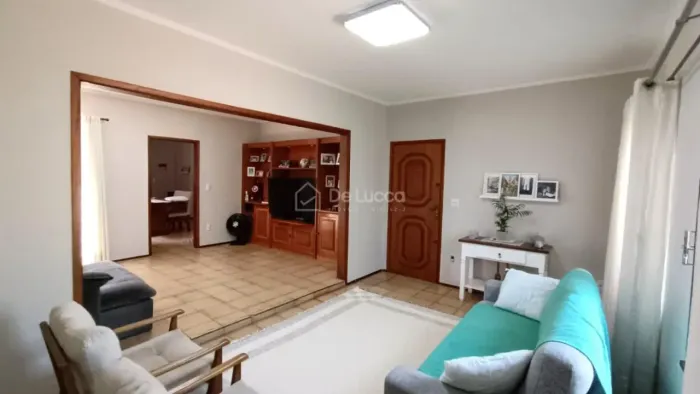 OPORTUNIDADE NO JARDIM DO TREVO CASA COMPLETA COM EDÍCULA E 4 VAGAS!