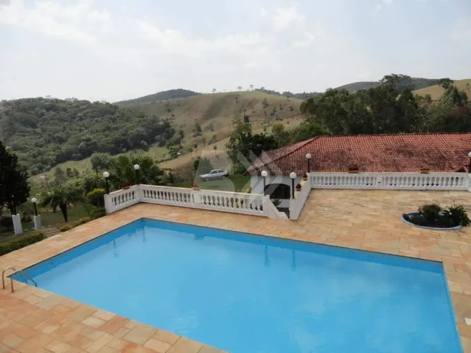 Casa comercial à venda no bairro Cedro, na cidade de Cunha - SP