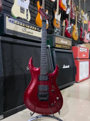 Guitarra Washburn Renegade com captador EMG American