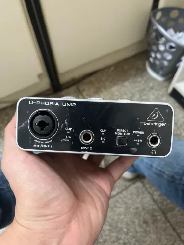 Interface Behringer Uphoria UM2
