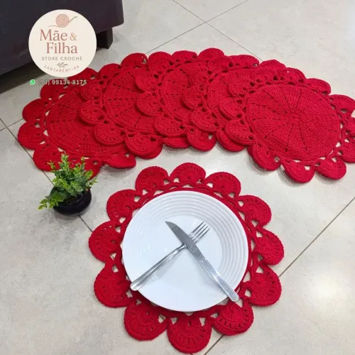 Jogo Americano e Caminho de Mesa de Crochê Vermelho