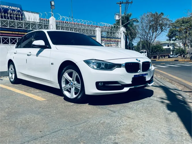 BMW 320 IA 2.0 NACIONAL flex Sport ano/modelo 2015 novíssima pouco rodada baixa KM