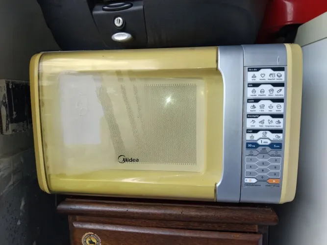 Micro-ondas Midea 30 L.