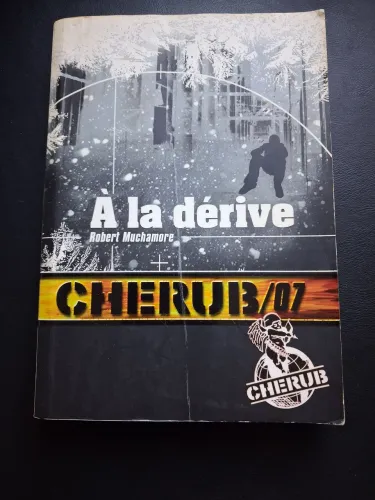 Livro À la dérive (CHERUB 07) - Robert Muchamore