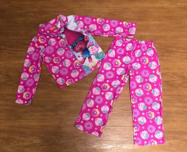 Pijama infantil os Trolls importado 4/5 anos menina
