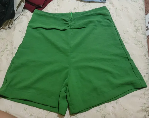 Short verde tamanho M
