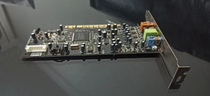 Placa de Som Creative Sound Blaster Audigy SE 7.1 SB0570 - PCI 24 bits.