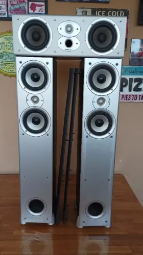 Caixas torre polkaudio com central 