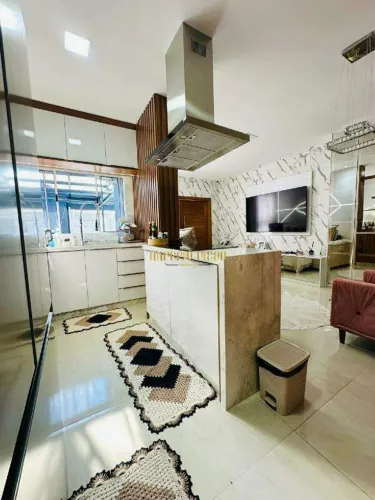 Casa mobiliada à Venda com 2 Suítes, Piscina e Área Gourmet no Jardim Quaresmeira III em S