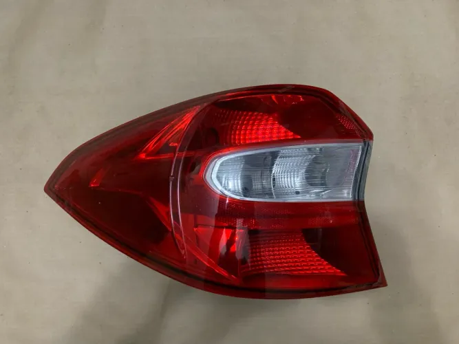 Lanterna traseira Ford ka sedan 15/18