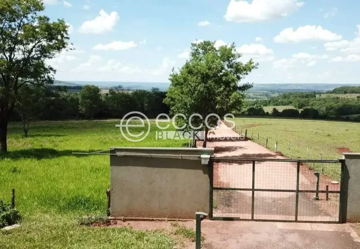 Terreno à venda, Cruzeiro dos Peixotos - Uberlândia/MG
