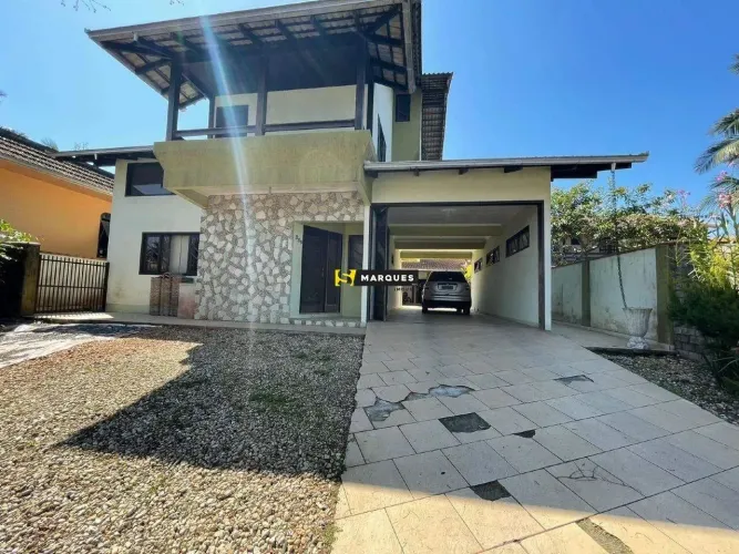 Casa para aluguel, 3 quartos, 1 suíte, 1 vaga, Guanabara - Joinville/SC