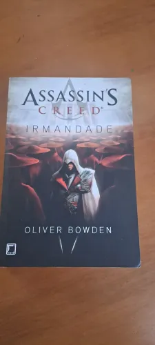 Livro Assassins creed Irmandade