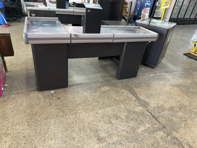 Balcão de caixa para comércio