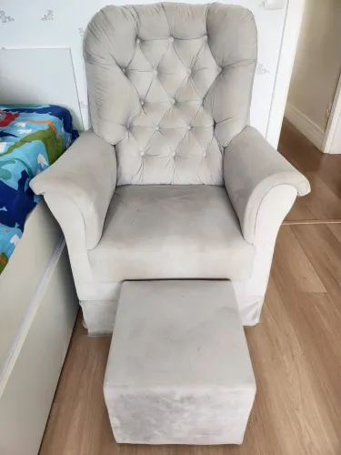 Poltrona de Amamentação Ninho com Puff e Balanço Linho Cinza