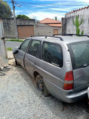 Peças de Escort sw disponíveis parara venda 