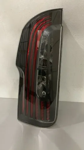 LANTERNA FIAT IDEA ADVENTURE 2011/2016 C/ LED E MOLDURA CINZA DIREITO.