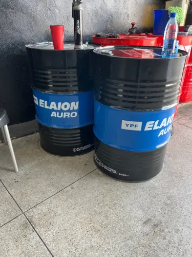 Tonel de óleo vazio