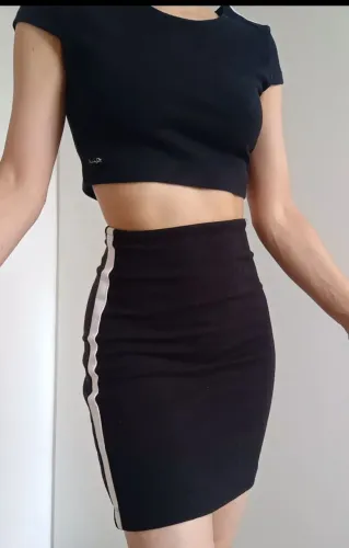 Conjunto Revanche Cropped e saia