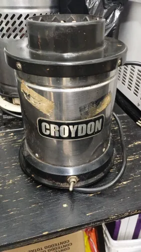 Liquidificador Croydon alta rotaçäo bi volt