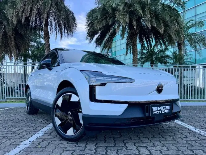 Volvo EX30 E60 Plus (elétrico) 2024