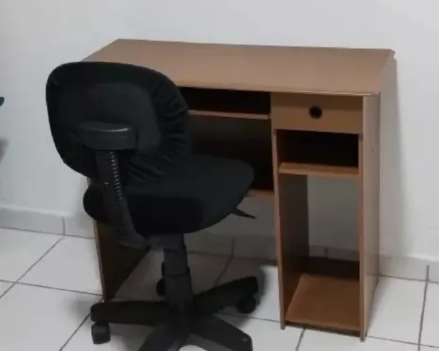 Mesa de Computador (Entrega Rápida Produto Novo)