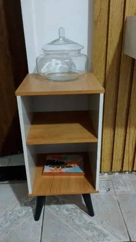 Mesinha de cabeceira 