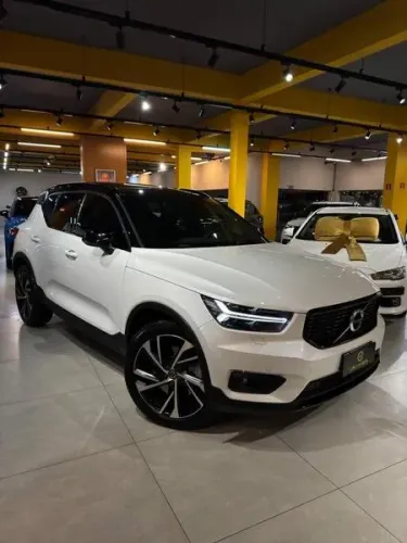 Volvo XC40 XC 40 T-5 Híbrido R-design 1.5 262cv FWD 2021