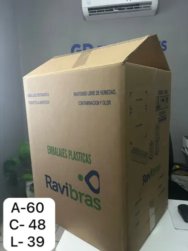 Caixas de papelão e saco bolha