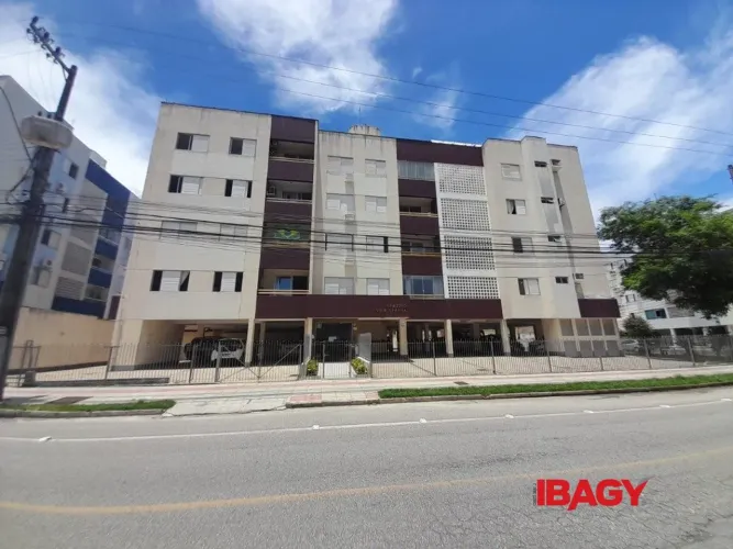 Excelente Apartamento 3 dormitório(s) em Córrego Grande - Florianópolis