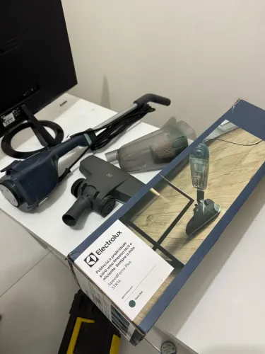 Aspirador de Pó Electrolux SpeedForce Plus STK14