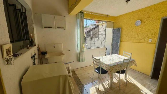 Casa residencial em Divinópolis/MG (Santa Clara) à venda | 4 quartos, quintal