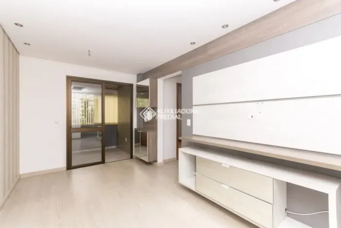 Imóvel para venda com 60 metros quadrados com 2 quartos em Passo da Areia - Porto Alegre -
