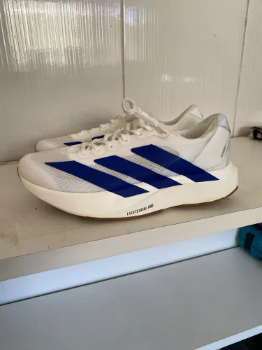 Tênis Adizero evo