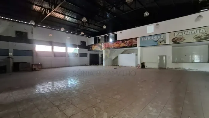 Galpão Comercial à venda com mezanino e escritório no bairro Jardim Jóquei Clube, em Ribei