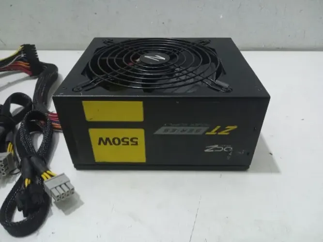 Fonte real OCZ ZT550w full modular