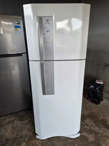 Geladeira duplex Electrolux digital