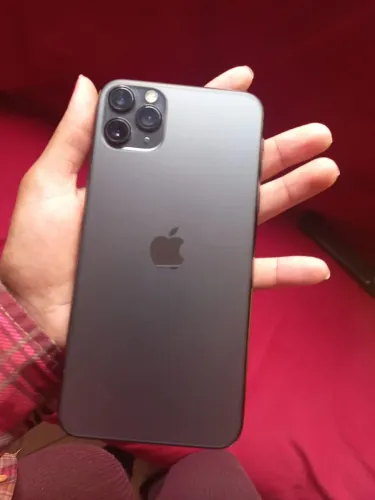 iPhone 11 Pro Max muito conservado
