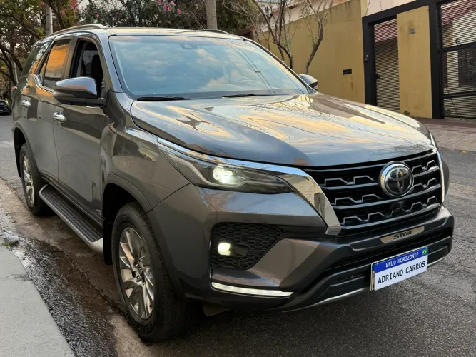 Toyota Hilux SW4 SRX 4X4 2.8 TDI 16V Dies. Aut. 2023