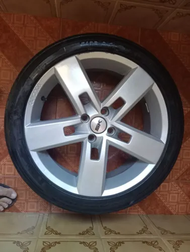 Rodas 17 com pneus