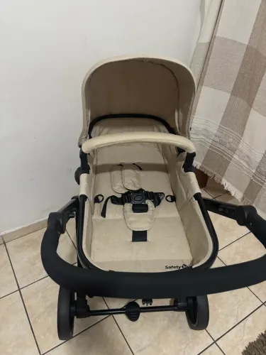 Vende se carrinho de bebê