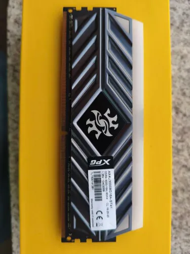 Memória RAM XPG Spectrix D41 RGB 8GB DDR4 3000MHz CL16
