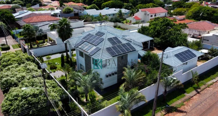 IMPERDÍVEL- Sobrado com 3 suítes + 1 quarto, com piscina, sauna e pomar à venda por R$ 2.8