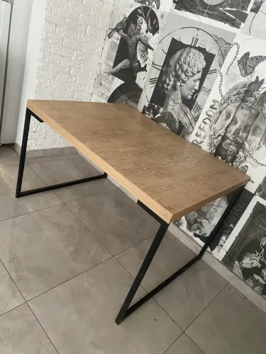 Mesa e banco estilo industrial *
