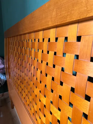 Cabeceira de Madeira com Detalhe Trançado (Para Cama Queen ou Casal)