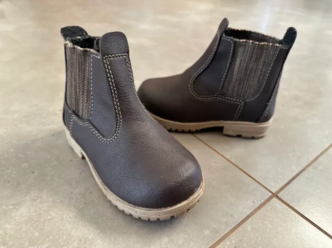 Vendo Bota Infantil número 22