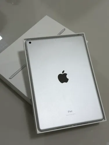iPad 9 64 GB Silver / Impecável - Zero