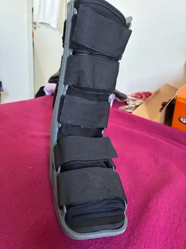 Bota de imobilização (Robocop)