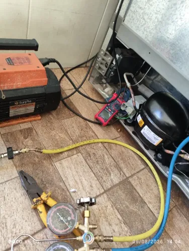 Serviço de refrigeração conserto de geladeiras e freezers