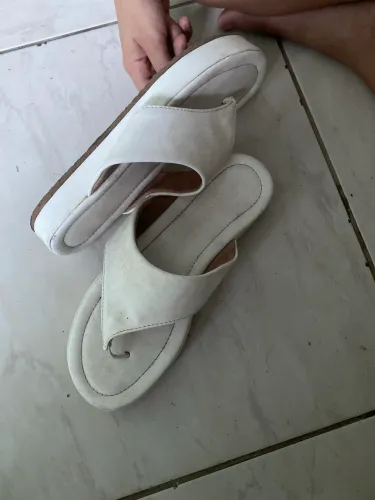 Sandália branca da shein